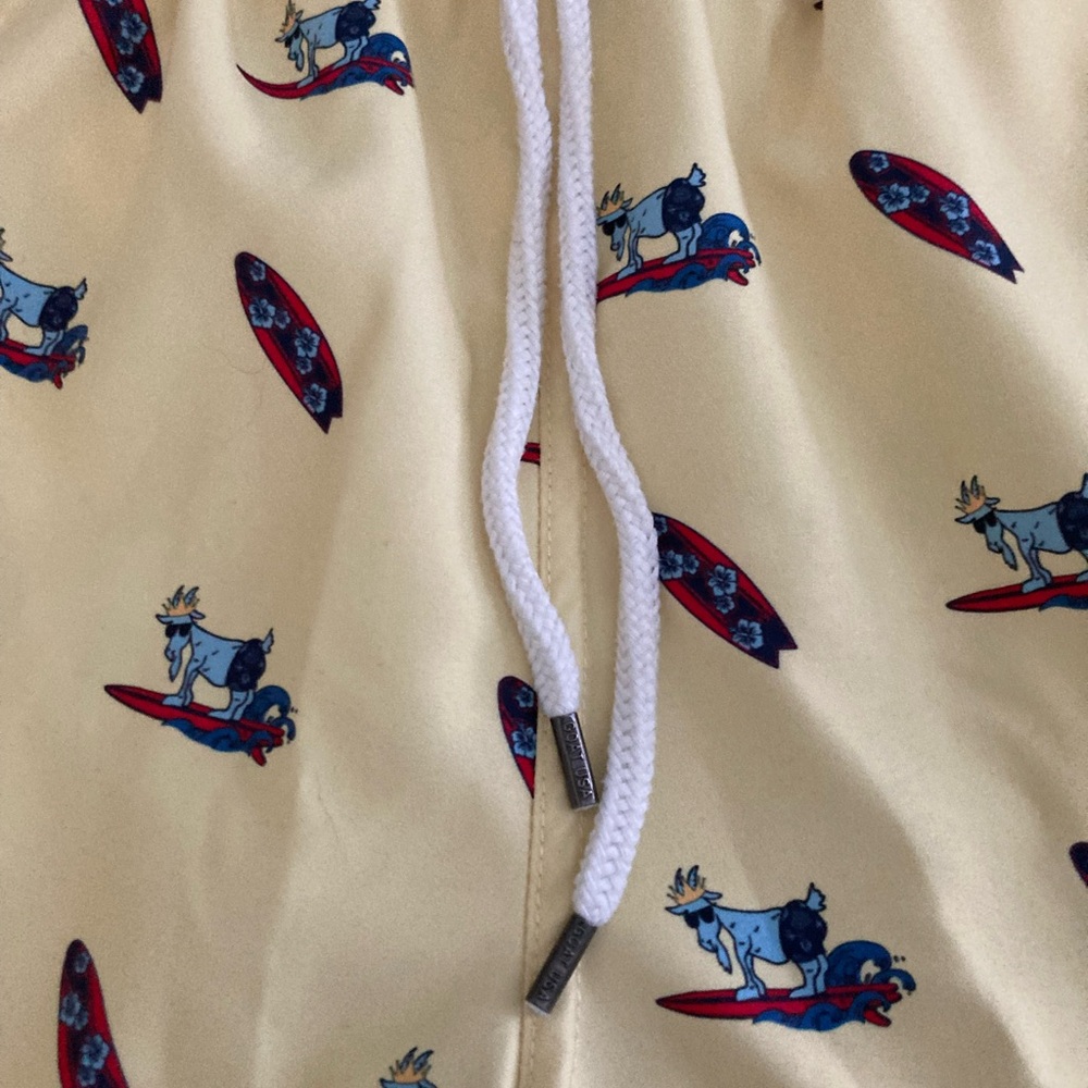 GOAT Men’s small surfboard print - Picture 2 of 9